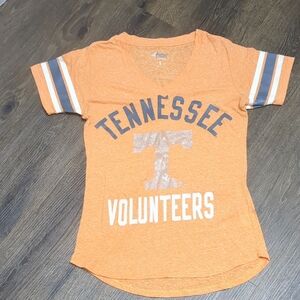 UT Tennessee Vols Orange V-Neck Tee Size S
